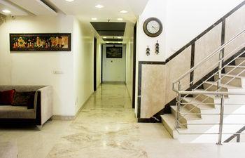 Oyo Premium Rajouri Garden Janta Market نيودلهي المظهر الخارجي الصورة